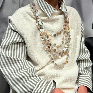 ✨Jemné prúžky, hebká vestička a pohodlie na každý deň ✨ Celý outfit nájdete vo Famon (Aupark Žilina) alebo online: 👚...